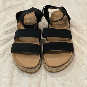 Black elastic platform espadrilles